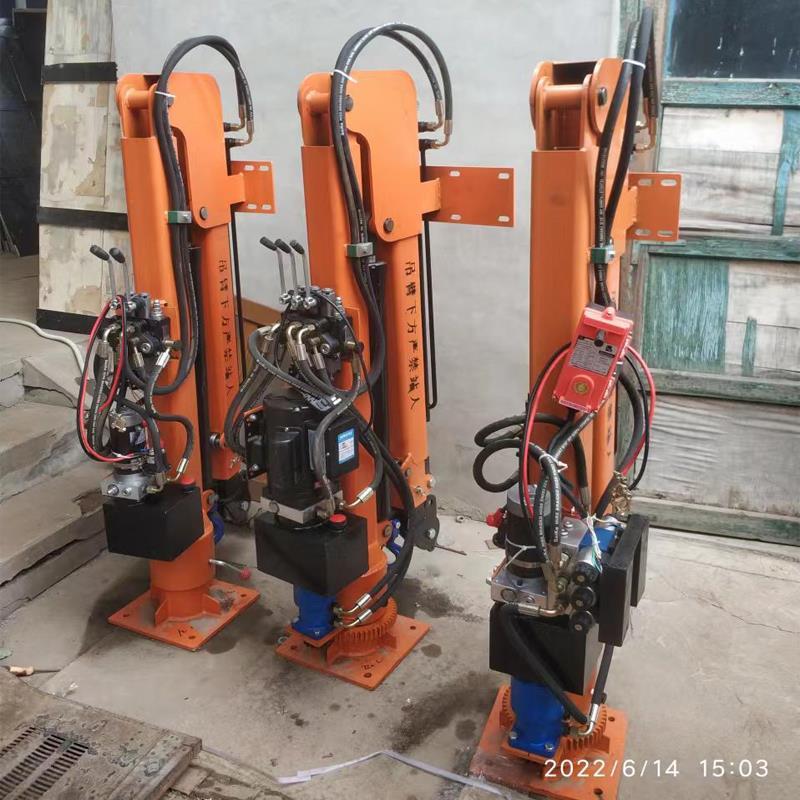 哈密市重汽蓝牌随车吊 3.2吨 国六动力强 液压驱动 农用自卸起重机